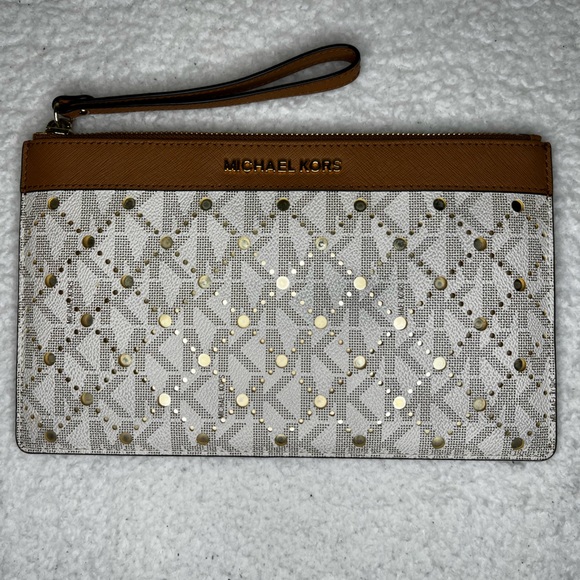 Michael Kors Handbags - Michael Kors Tan and White Wristlet